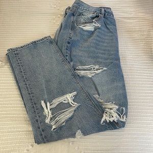 NWOT AE Distressed Mom Jeans